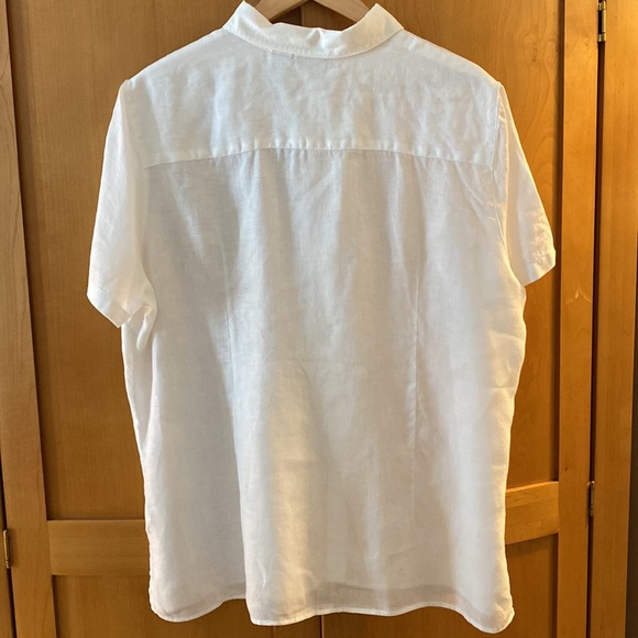 100 percent linen, off- white, short sleeve , relaxed fit - Picture 4 of 4